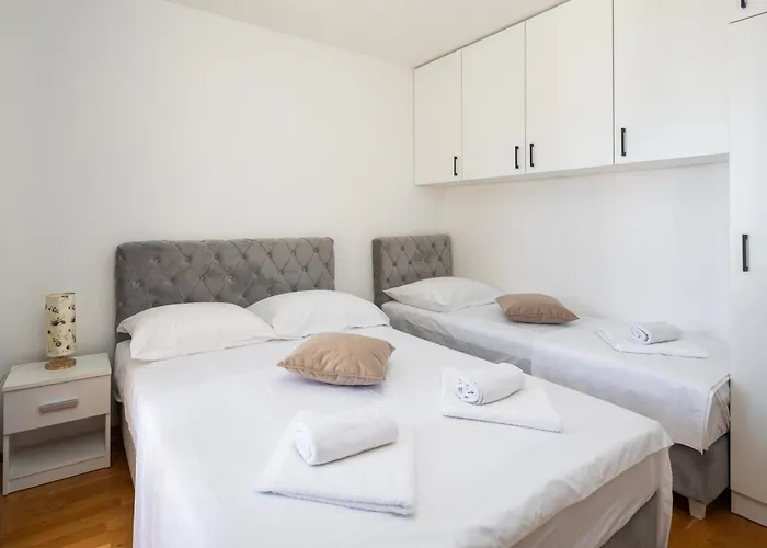 Noa With Sea View And Private Parking * Makarska