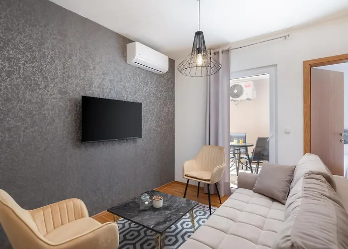 Apartment Noa With Sea View And Private Parking *