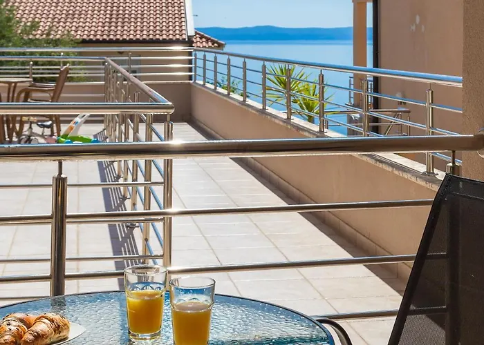 Noa With Sea View And Private Parking Apartment Makarska