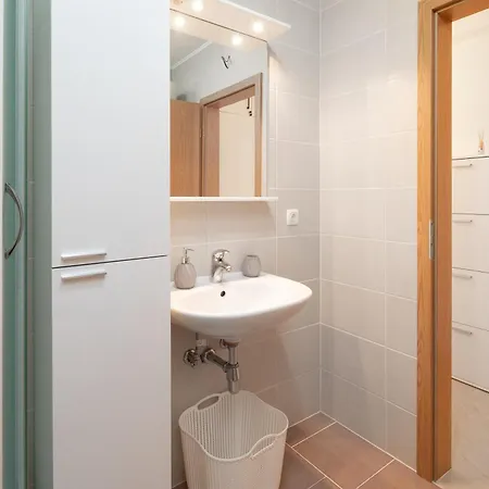 Noa With Sea View And Private Parking * Makarska