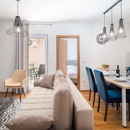 Apartment Noa With Sea View And Private Parking *